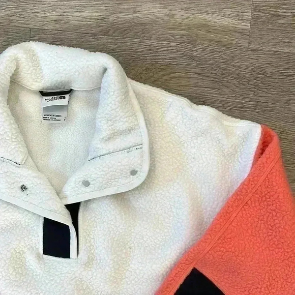 The North Face Women’s Fleece Jacket, Small - Picture 2 of 9